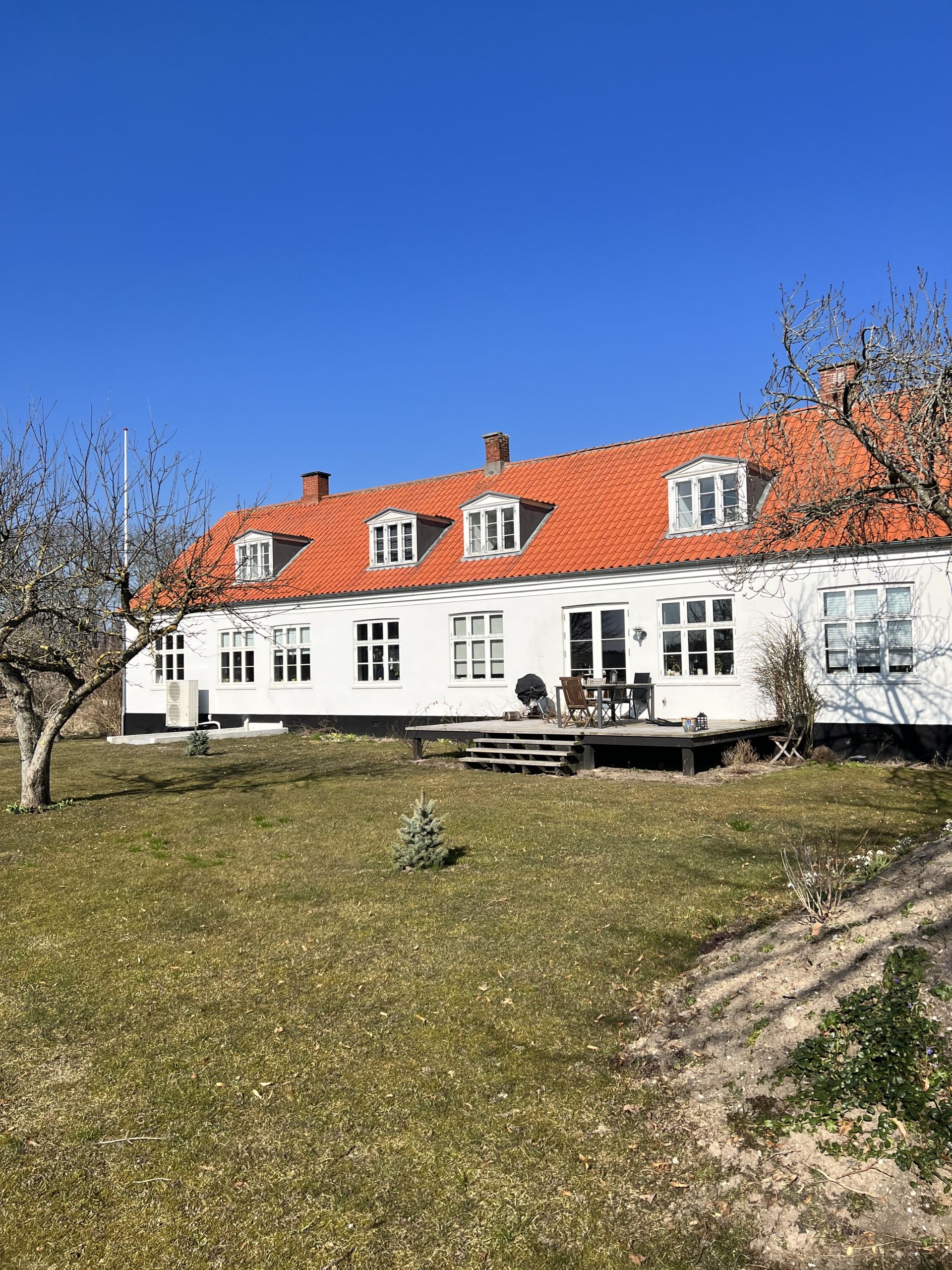 Bosted i Slangerup m/ varmepumpe & pillekedel